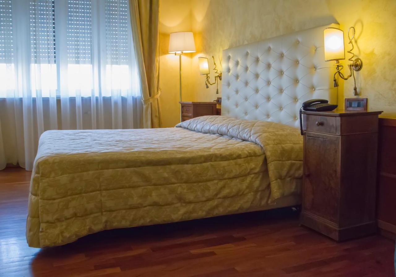 Hotel Continental Turin Bagian luar foto