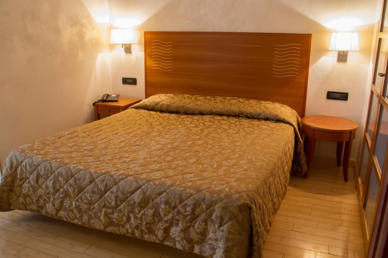 Hotel Continental Turin Bagian luar foto