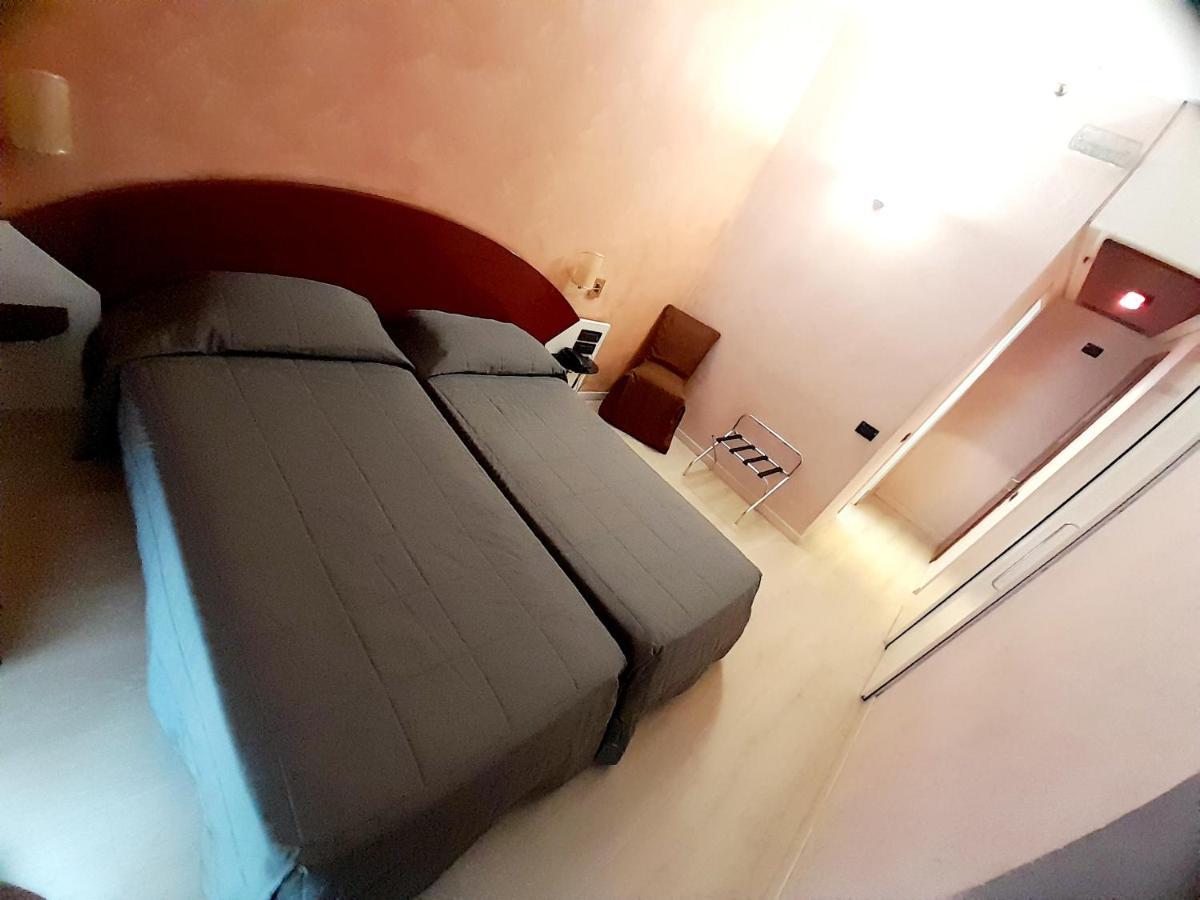 Hotel Continental Turin Bagian luar foto