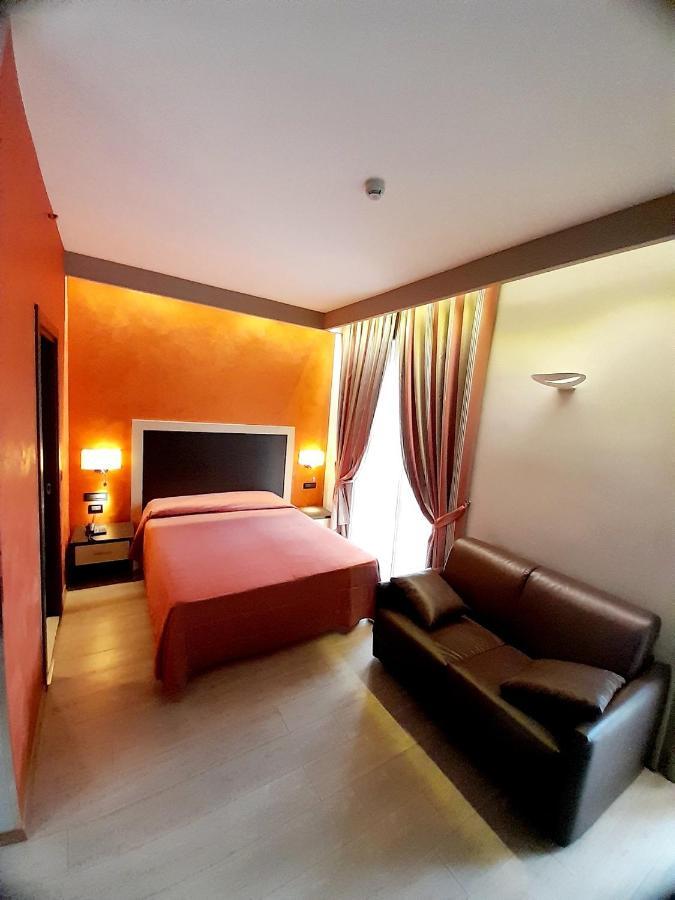 Hotel Continental Turin Bagian luar foto