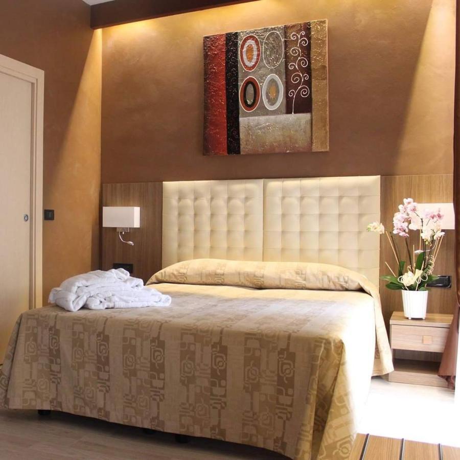 Hotel Continental Turin Bagian luar foto